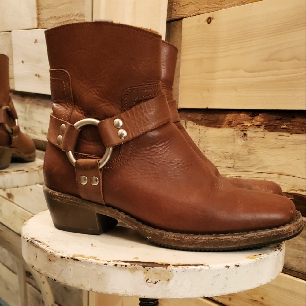 Boots - Picture 1 of 8